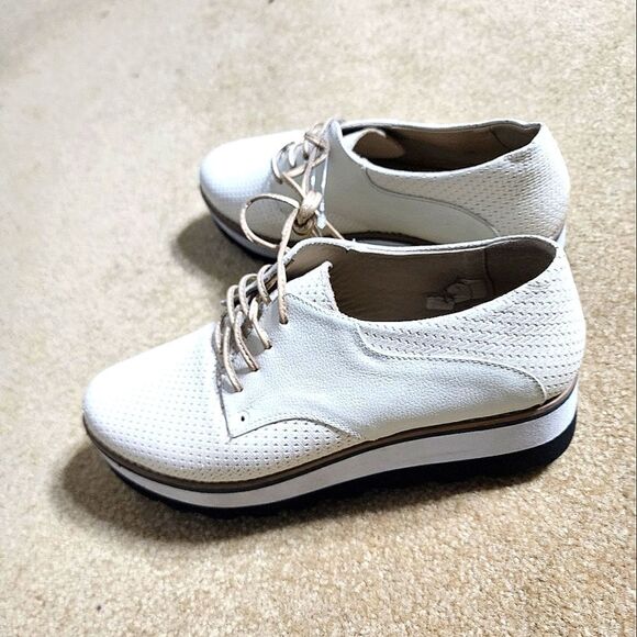 Bon-Bonite   - Picture 1 of 11